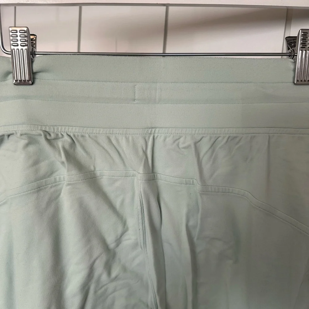 Lulu lemon jogger sweats - Picture 3 of 4